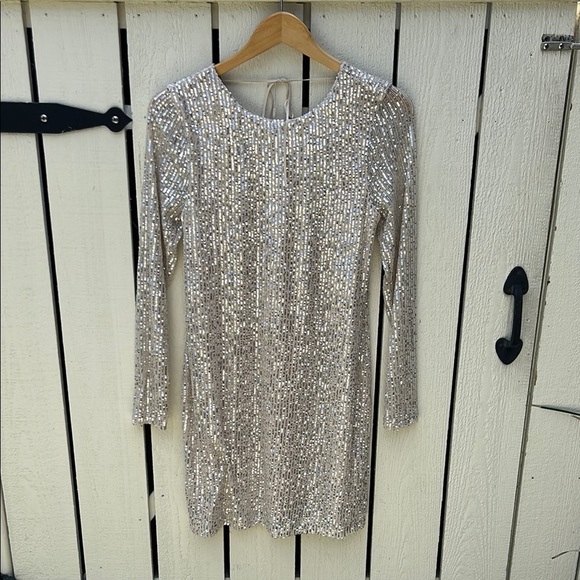 NWT Abercrombie & Fitch Sequin Minidress Open Back Wedding Guest Sz Large - Picture 1 of 8